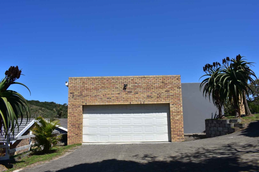 5 Bedroom Property for Sale in Kidds Beach Eastern Cape